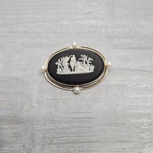 Vintage Wedgwood 12K GF Brooch w/ Pearls
